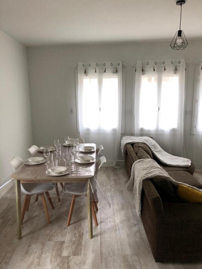 Appartement Cosy Et Lumineux Caussens Exterior foto
